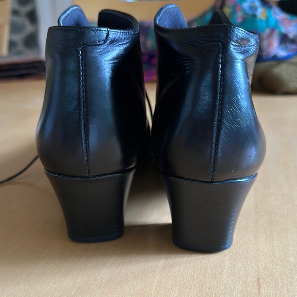 MUNRO Black Leather LACE UP ankle Boots - Picture 4 of 6